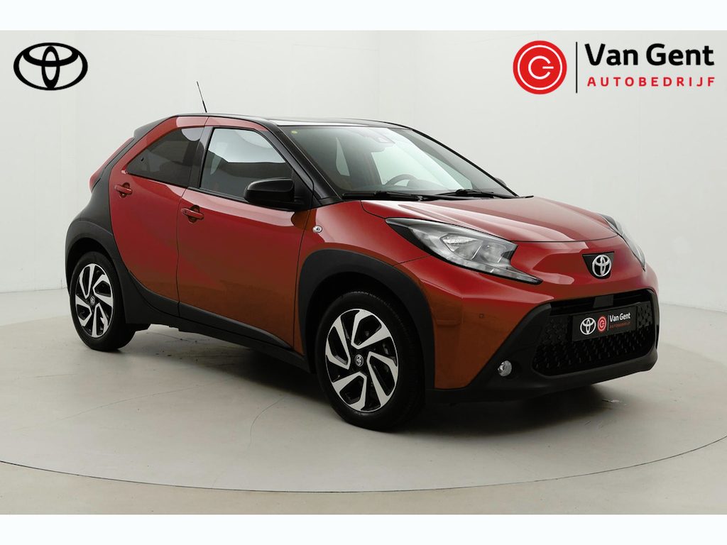 Toyota Aygo X 1.0 VVT-i S-CVT Pulse | Apple Carplay / Android Auto | Parkeersensoren voor/achter | Keyless | Adaptive Cruise | Clima | Camera | 17 inch | Privacy glas