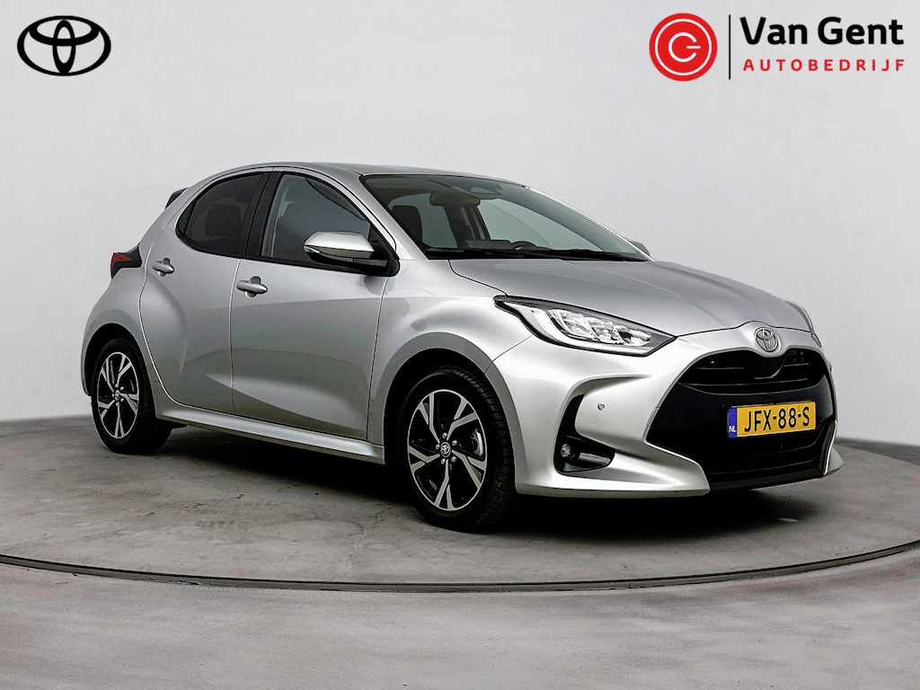 Toyota Yaris 1.5 Hybrid 115 Dynamic | Dodehoek detectie | Parkeersensoren voor/achter | Stoel-/stuurverwarming | Apple Carplay / Android Auto | Keyless | Adaptive Cruise | Clima | Camera | 16 inch