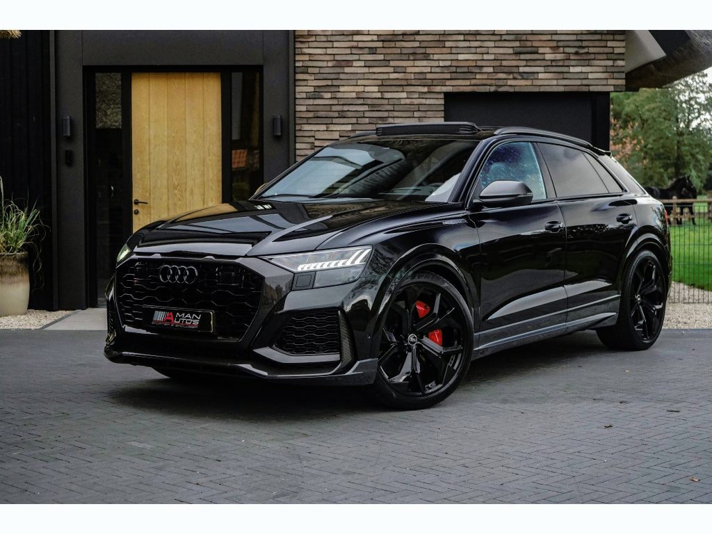 Audi RS Q8 4.0 TFSI Quattro Carbon/Ceramic/4WB/Dynamic+/RS-red/Nightvision