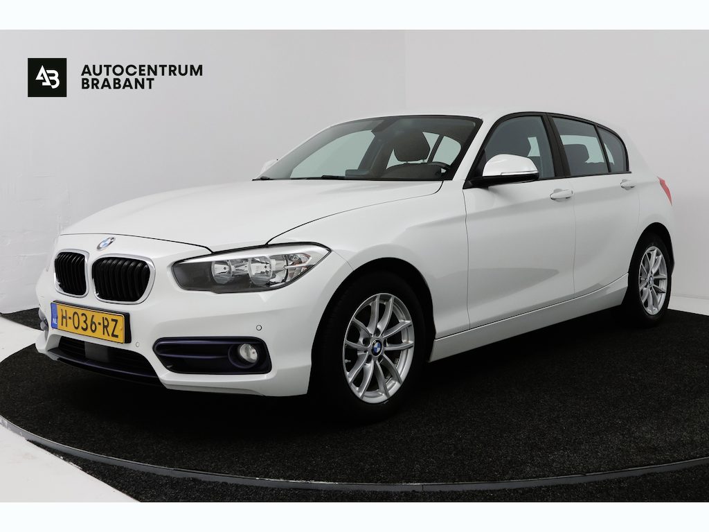 BMW 1-Serie 118i Corporate Lease (STOELVERWARMING, NAVIGATIE, CRUISE CONTROL, PARKEERSENSOREN)