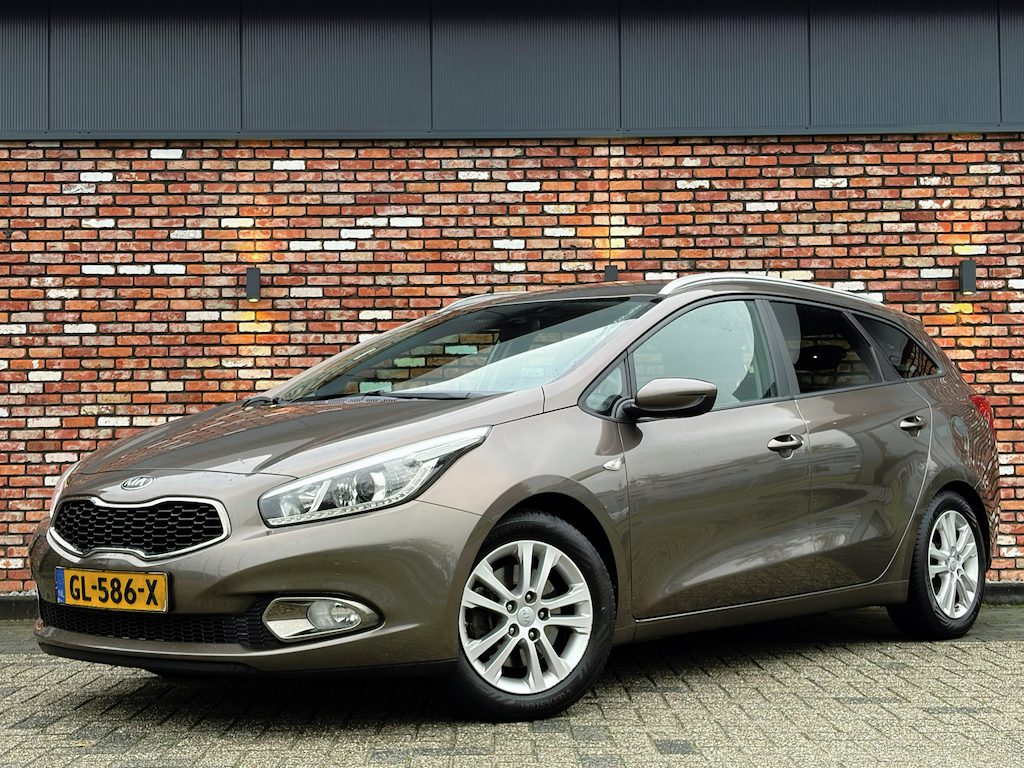 Kia Ceed Cee'd Sportswagon 1.6 GDI ComfortLine Trekhaak Nav/Cruise Led Camera Orig.NL!