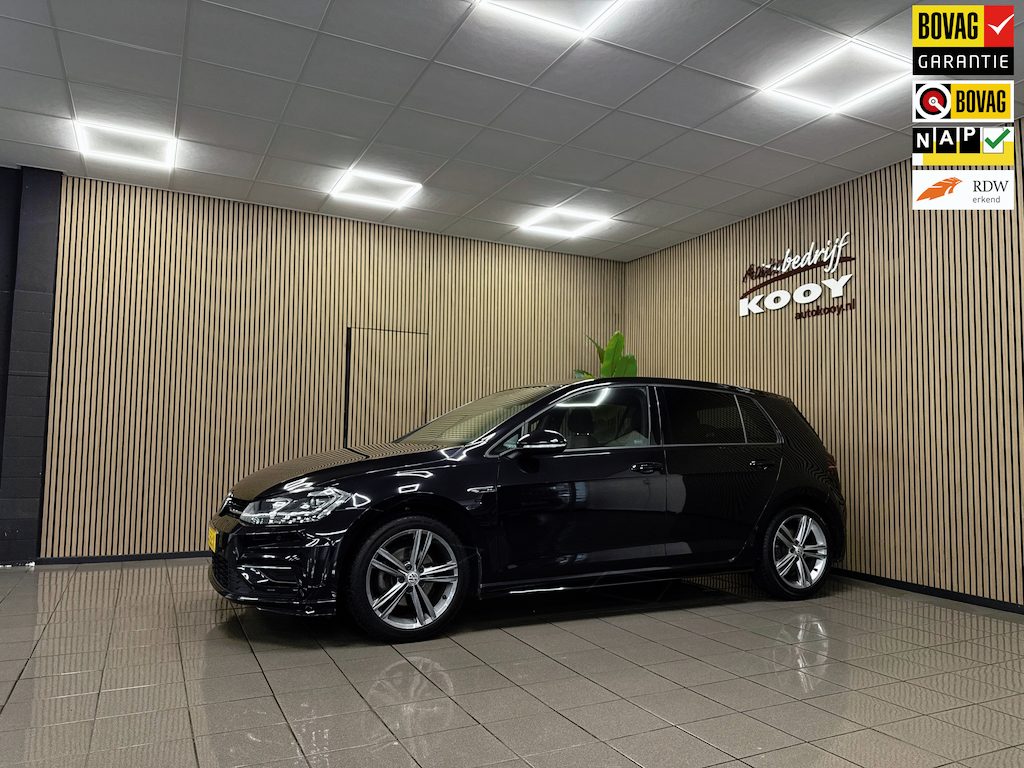 Volkswagen Golf 1.5 TSI R-Line * Automaat / Carplay / Virtual cockpit / Parkeersensoren / NL Auto *