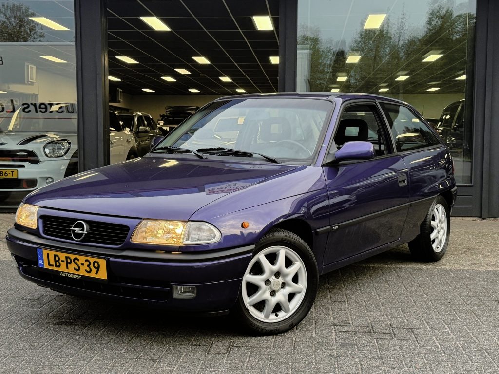 Opel Astra 2.0i GSi Orgineel Nl Auto! 100% onder. Complete historie!!