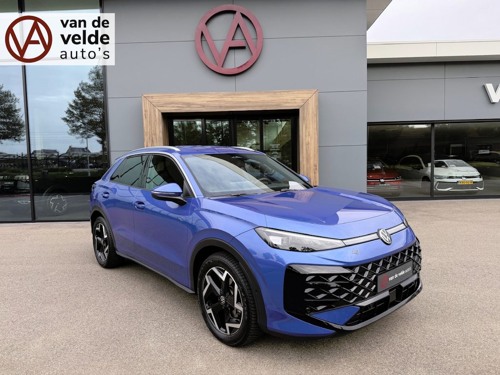 Volkswagen T-Roc 1.5 eTsi 150pk DSG R-Line | Camera | Navi | Extra getint glas | 4-season | Dode hoek | IQ light | Rijklaar incl. garantie