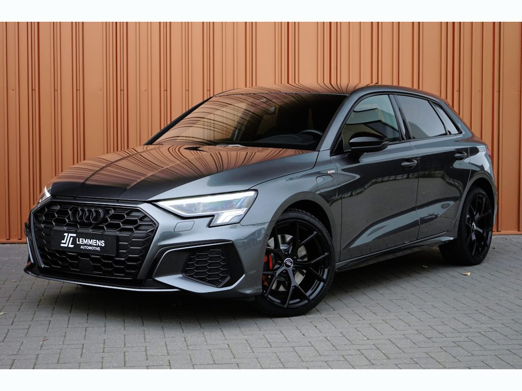 Audi A3 Sportback 45 TFSI e S-line 245PK RS-stoel Matrix B&O Massage ACC Sfeerv.