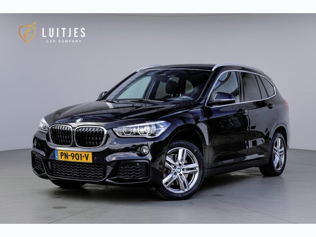 BMW X1 sDrive20i 192pk M-Sport|Org.NL|Leder|Camera|Afn.Trekhaak|HuD|Elek.A-klep|Dealer-onderhouden