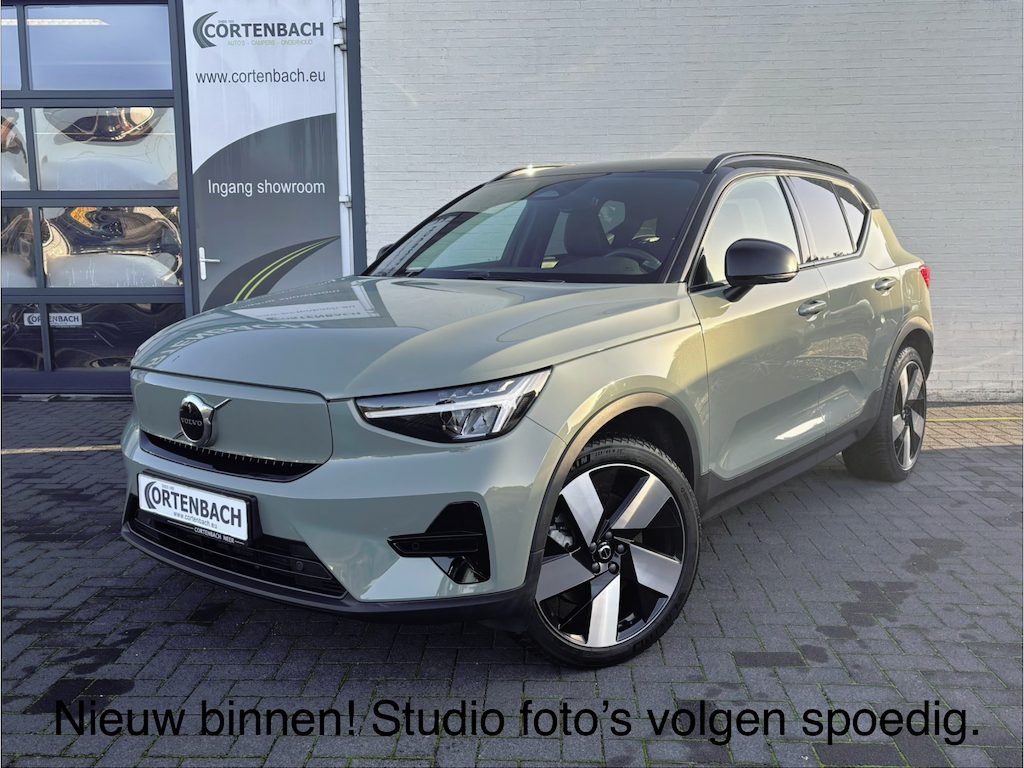 Volvo XC40 Recharge Twin Plus 82 kWh | Zwenkbare trekhaak | Adaptieve cruise | Blis | Sage Green Metallic |