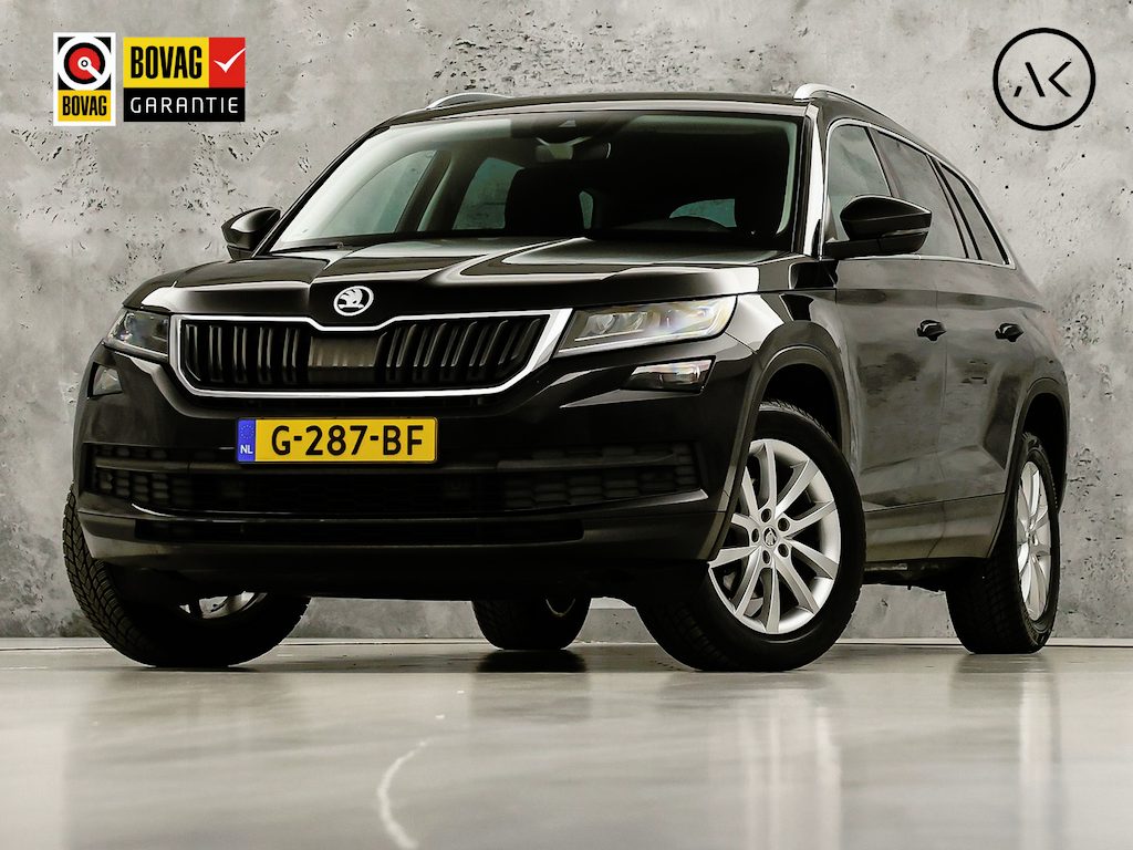 Skoda Kodiaq 1.5 TSI Sport 150Pk Automaat (VIRTUAL COCKPIT, APPLE CARPLAY, GROOT NAVI, CAMERA, CANTON AUDIO, ADAPTIVE CRUISE, SFEERVERLICHTING, STOELVERWARMING, ELEK ACHTERKLEP, NIEUWSTAAT)