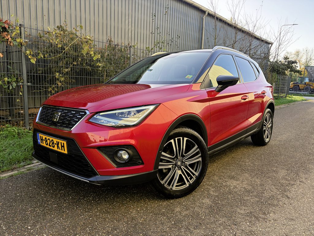 SEAT Arona 1.0 TSI Xcellence Business Intense / AUTOMAAT / TREKHAAK / LED / VIRTUAL / STOELVERWARMING / CARPLAY / 101dkm!