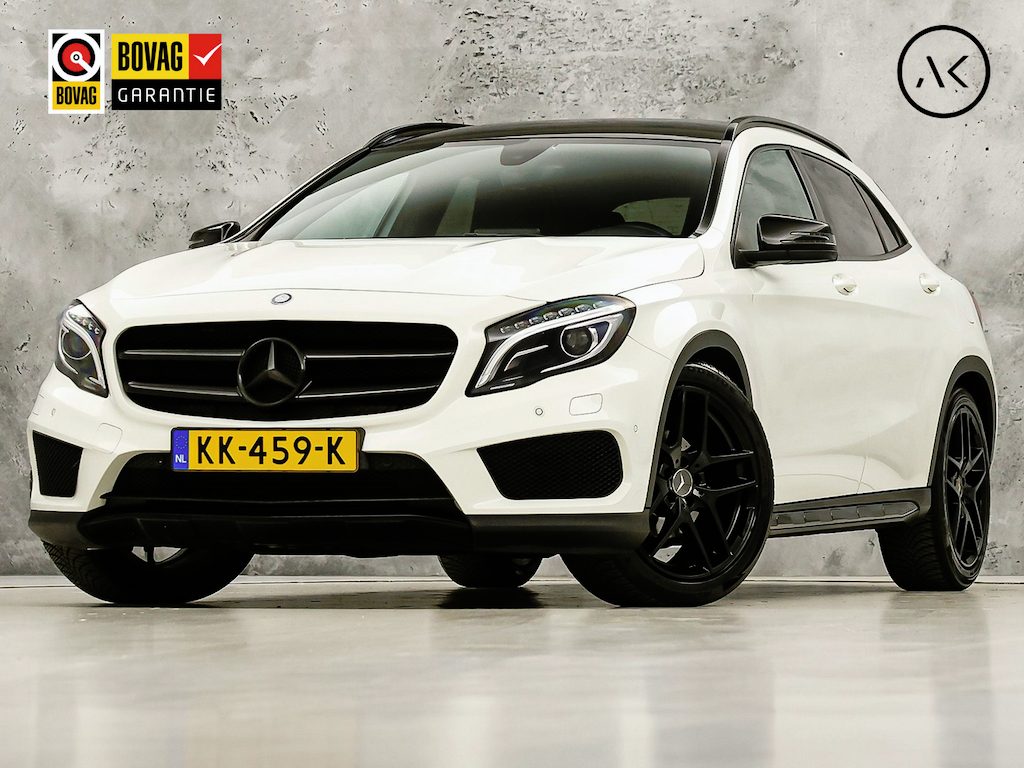 Mercedes-Benz GLA 180 AMG Night Edition Plus Automaat (GROOT NAVI, LEDER/ALCANTARA, GETINT GLAS, SPORTSTOELEN, CRUISE, 19'' LM VELGEN, XENON, NIEUWSTAAT)