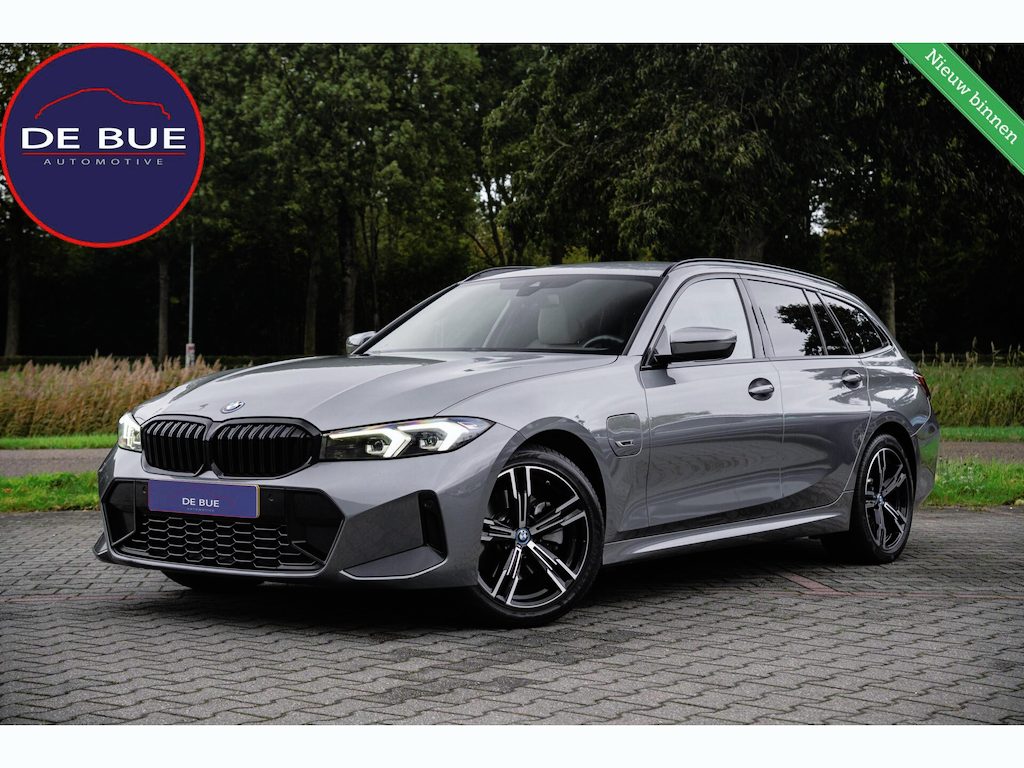 BMW 3-Serie Touring 330e Facelift M-Sport|WideScreen|Org NL NAP|CarPlay|Leder|Harman & Kardon|2e Eig|Nieuwstaat|Dealer Onderhouden