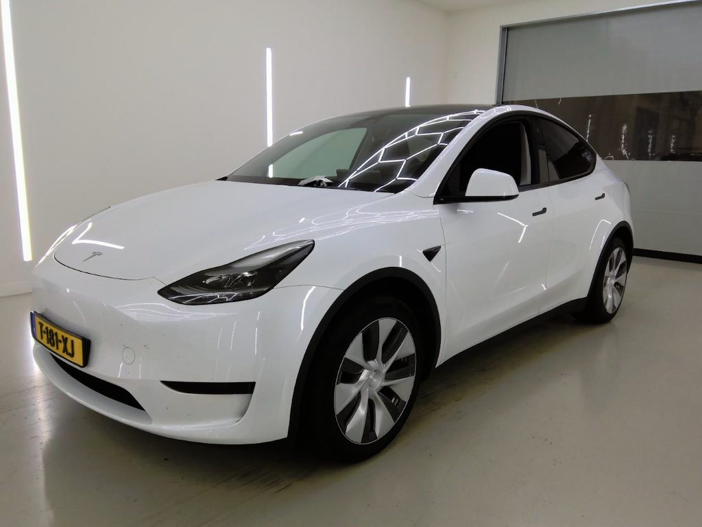 Tesla Model Y Standard RWD Plus 93% SoH [ AMD RYZEN+AUTOPILOT+19 INCH+PREMIUM AUDIO ]