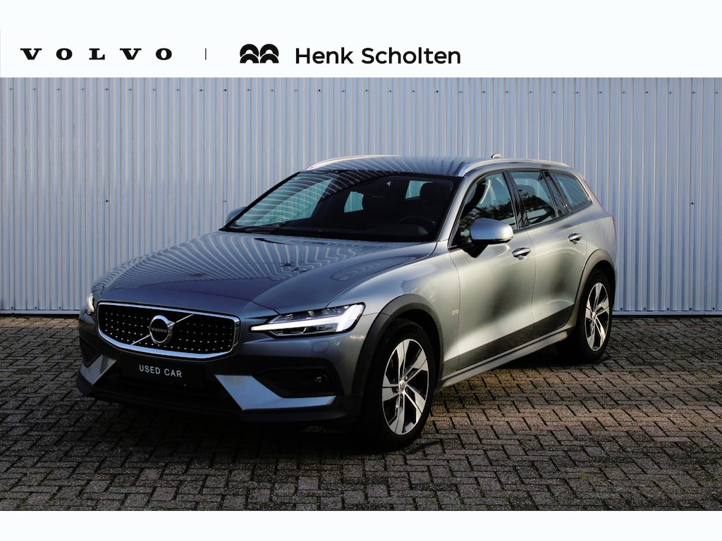 Volvo V60 Cross Country 2.0 B5 AWD Core | Apple Carplay/ AndriodAuto| Semi Elektrische Trekhaak| Stoelverwarming| Adaptieve Cruise Control | Pilot assist | Achteruitrijcamera + parkeersensoren achter | Keyless entry |