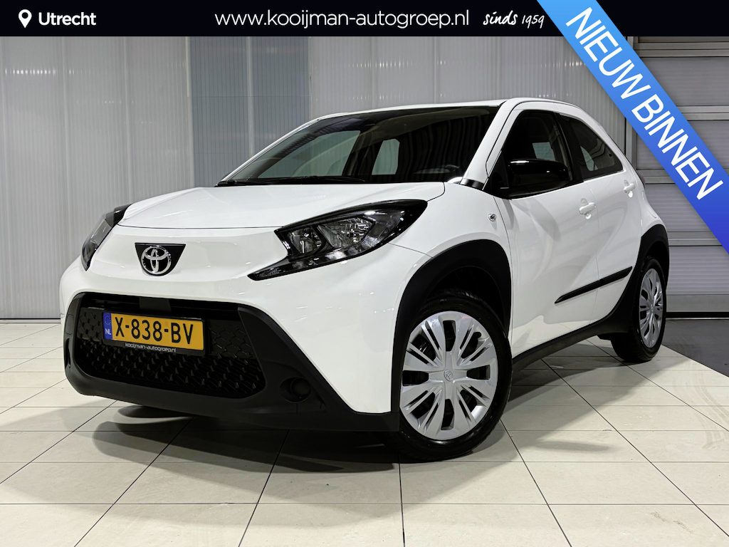 Toyota Aygo X 1.0 VVT-i S-CVT Play Parkeersensoren Achter, Camera, Apple Carplay/Android Auto, Adaptieve Cruise Control, Orgineel Nederlandse Auto, Fabrieksgarantie t/m 14-10-2033