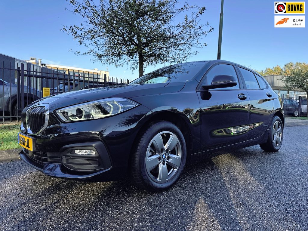 BMW 1-Serie 118i Business Edit Automaat Clima Navi 33.094 KM NL-Auto