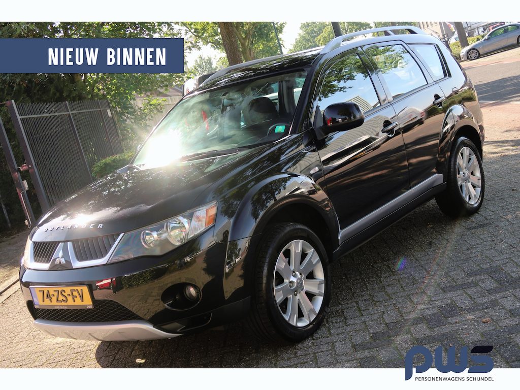 Mitsubishi Outlander 2.4 Intense Navi / 18" / NL auto / 4WD / 2e eig. / Winterset