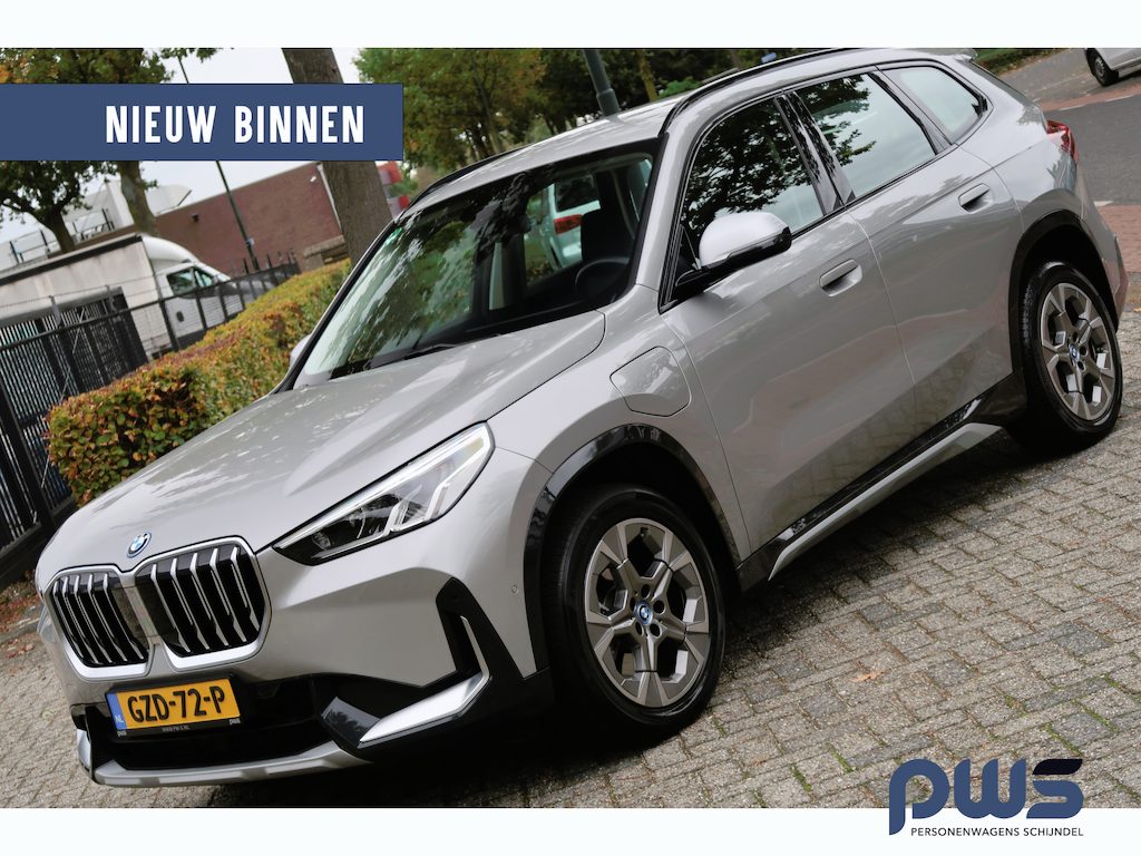 BMW X1 xDrive25e Trekhaak / Fabrieksgarantie / Navi / Carplay / Sportstoelen / Cruise Adap. / 1e eig