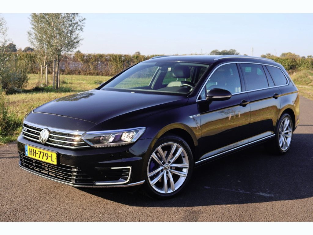 Volkswagen Passat Variant 1.4 TSI GTE Highline 204pk | Trekhaak | Panoramadak | Carplay | LED