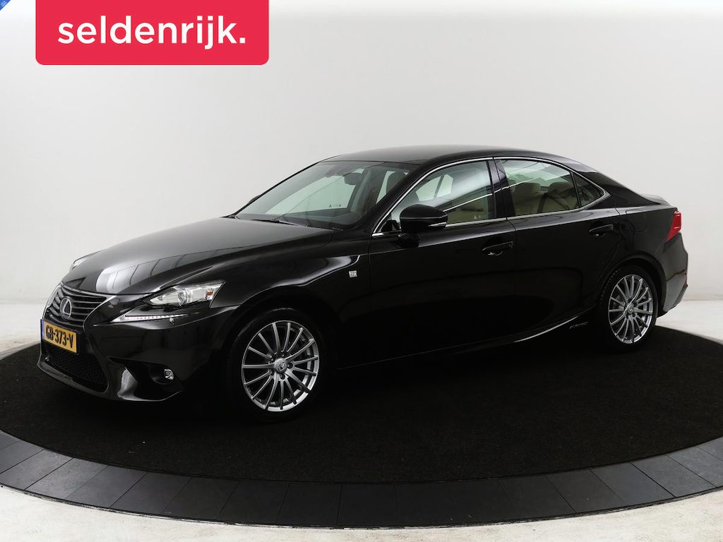 Lexus IS 300h Hybrid 25th Sport Edition | Cruise control | Leder | Stoelverwarming | Camera | Park assist | Climate control | Navigatie | Bluetooth