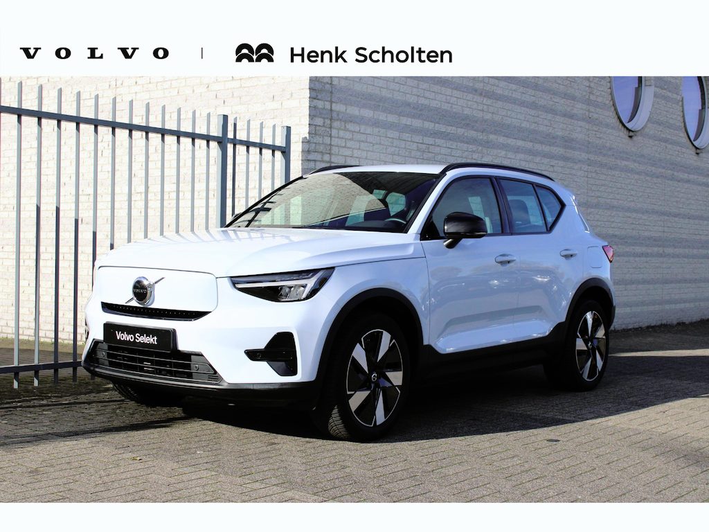 Volvo EX40 Single Motor Extended Range Plus 82 kWh | Trekhaak | Verwarmbare voorstoelen en stuurwiel | Premium audio by Harman Kardon | Adaptieve cruise control | Keyless | Warmtepomp