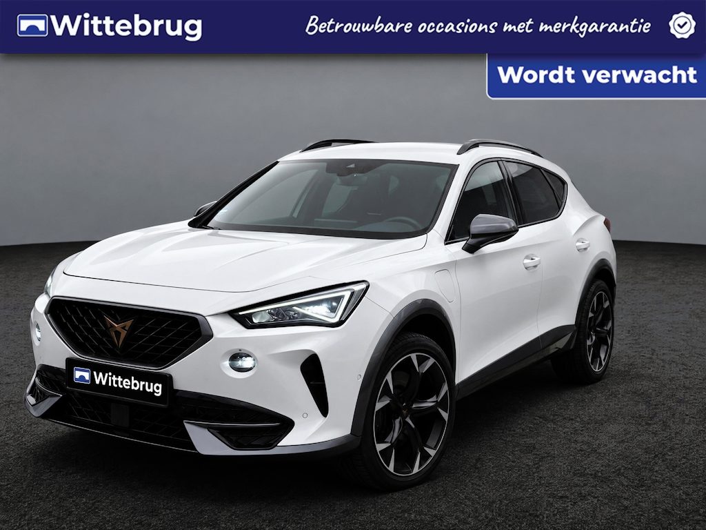 CUPRA Formentor 1.4 e-Hybrid 245pk Performance / Achteruitrijcamera / Navigatie / Bluetooth / Elec. Trekhaak / Stoel+Stuurverwarming / 19''LMV