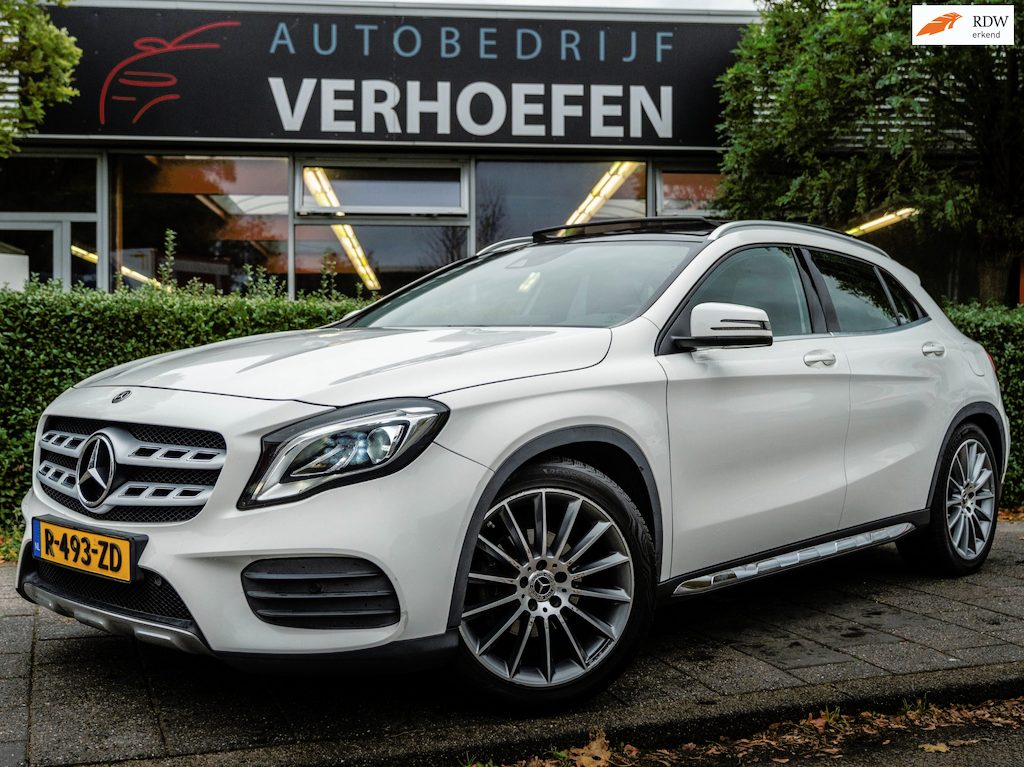 Mercedes-Benz GLA 200 Premium Plus AMG | PANORAMADAK | AUTOMAAT | APPLE CARPLAY | SPORTSTOELEN | PARKEERCAMERA | TREKHAAK |