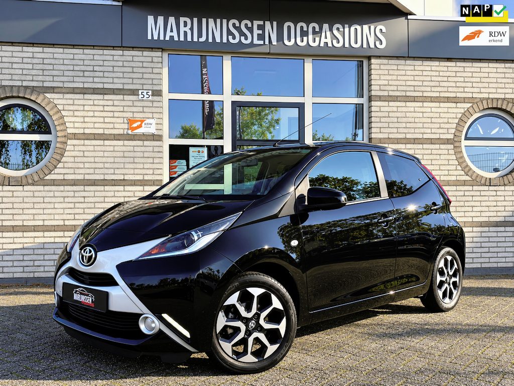 Toyota Aygo 1.0 VVT-i x-play |Camera|Cruise|Navi|BT|