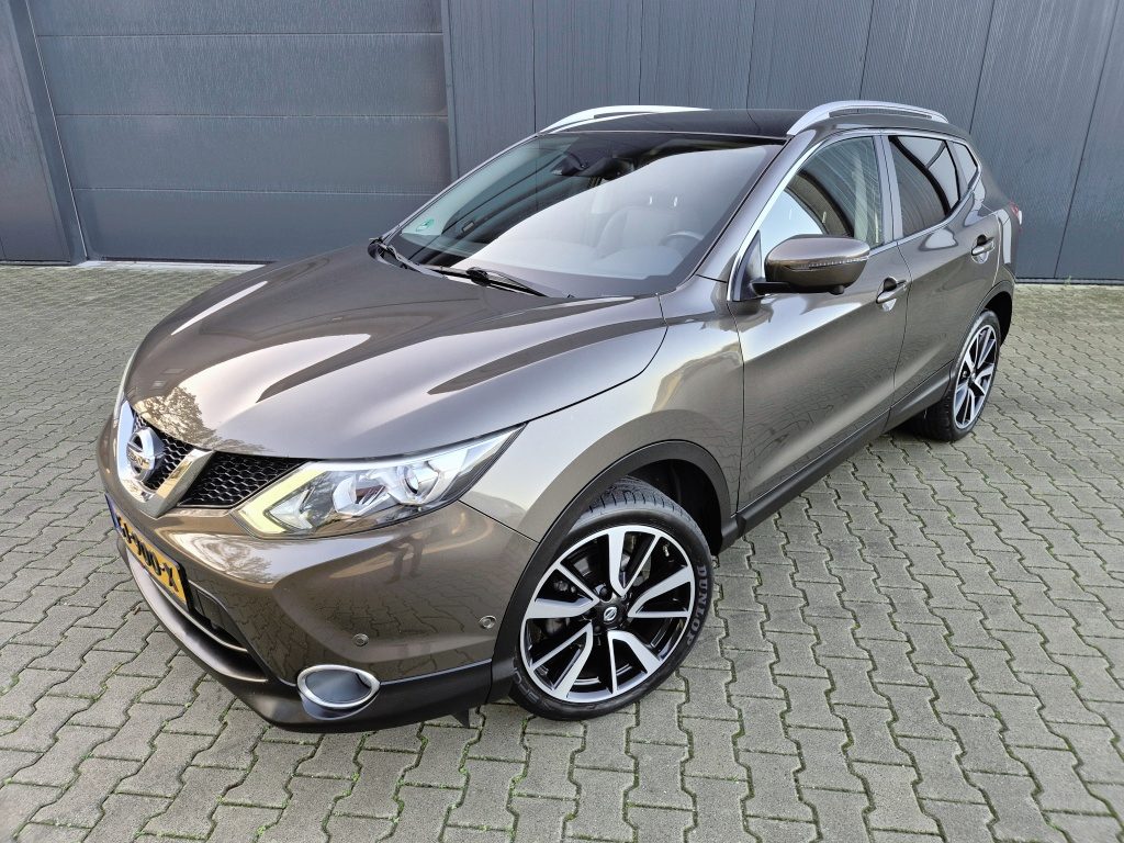 Nissan Qashqai 1.2 Tekna |1e Eigenaar|weinig km's|Dealer onderhouden|Panoramadak|360 camera|Leer|Trekhaak