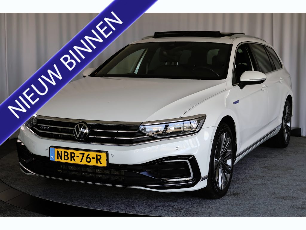 Volkswagen Passat Variant 1.4 TSI PHEV GTE Business, Camera, Leer, Keyless, Trekhaak, Pano