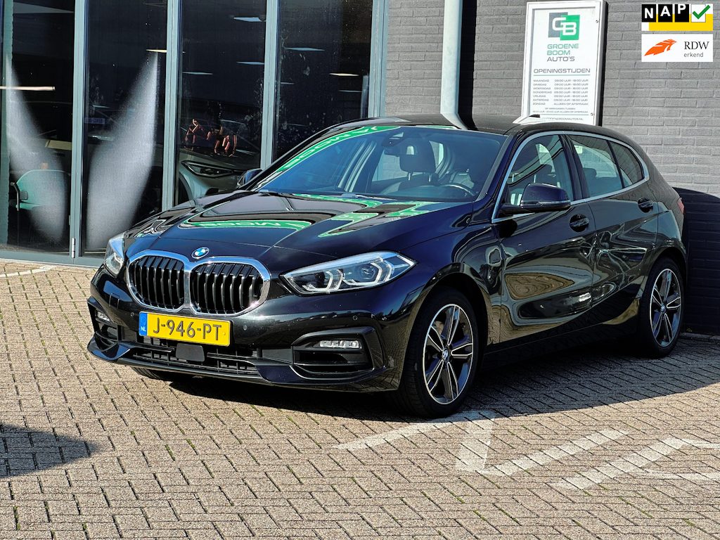BMW 1-Serie 118i Executive Edition/2E EIG/NAVI/CARPLAY/LED/NL AUTO NAP!!