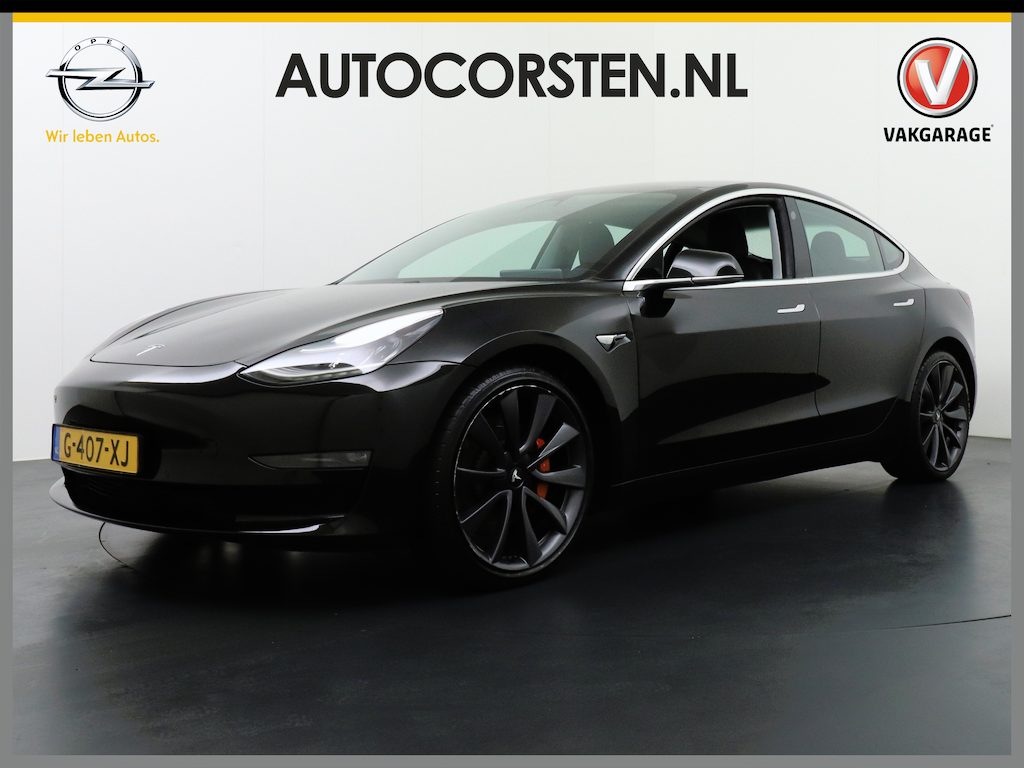 Tesla Model 3 Performance 513pk 0-100kmh in 3,4 sec. 20"lm FSD-3 computer AutoPilot Carbon-Spoiler Premium-HiFi Pano.dak Camera Leer Adaptive-Cruise+Stop&Go PDC-A+Voor Wifi Ecc Pdc Cruise Dual Motor! Long Range 75kWh Stoel en achterbank verwarming Keyless Navi full map LED-a+v Comfortstoelen ACC DAB Voorverwarmen interieur via App Keyless via Telefoonsleutel One-Pedal-Drive 4WD Rode Remklauwen Carbon-Spoiler Premium Audio Veel grip door 4WD vierwielaandrijving.  Origineel Nederlandse auto! Nieuwprijs €65.680 Accu garantie tot 21-12-2027