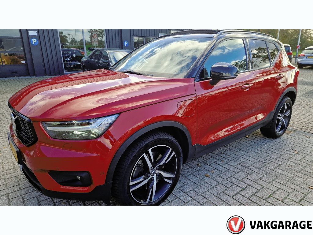 Volvo XC40 two tone 1.5 T5 Rech. Inscr.
