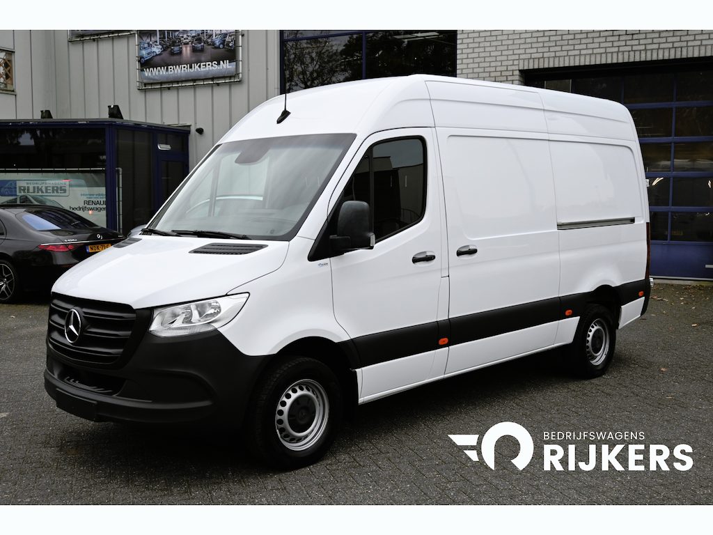 Mercedes-Benz Sprinter 317 CDI L2H2 3500 KG trekhaak, 2 Schuifdeuren, Distronic