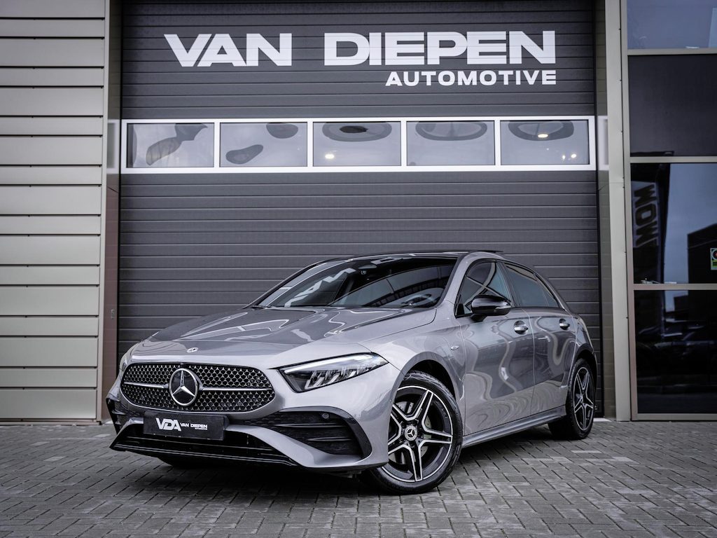 Mercedes-Benz A-klasse A250 e Business Solution AMG - Pano l ACC l Sfeerverl. l Keyless
