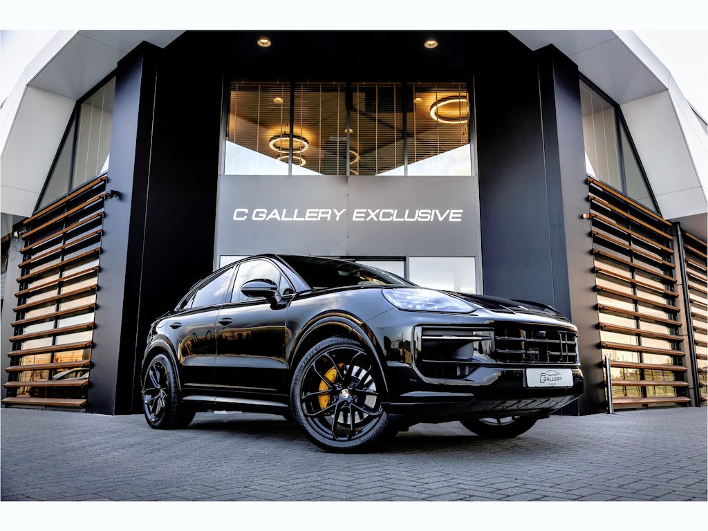 Porsche Cayenne Coupé 3.0 E-Hybrid - Sport Chrono + | Panorama | Passenger Display | Bose | Luchtvering