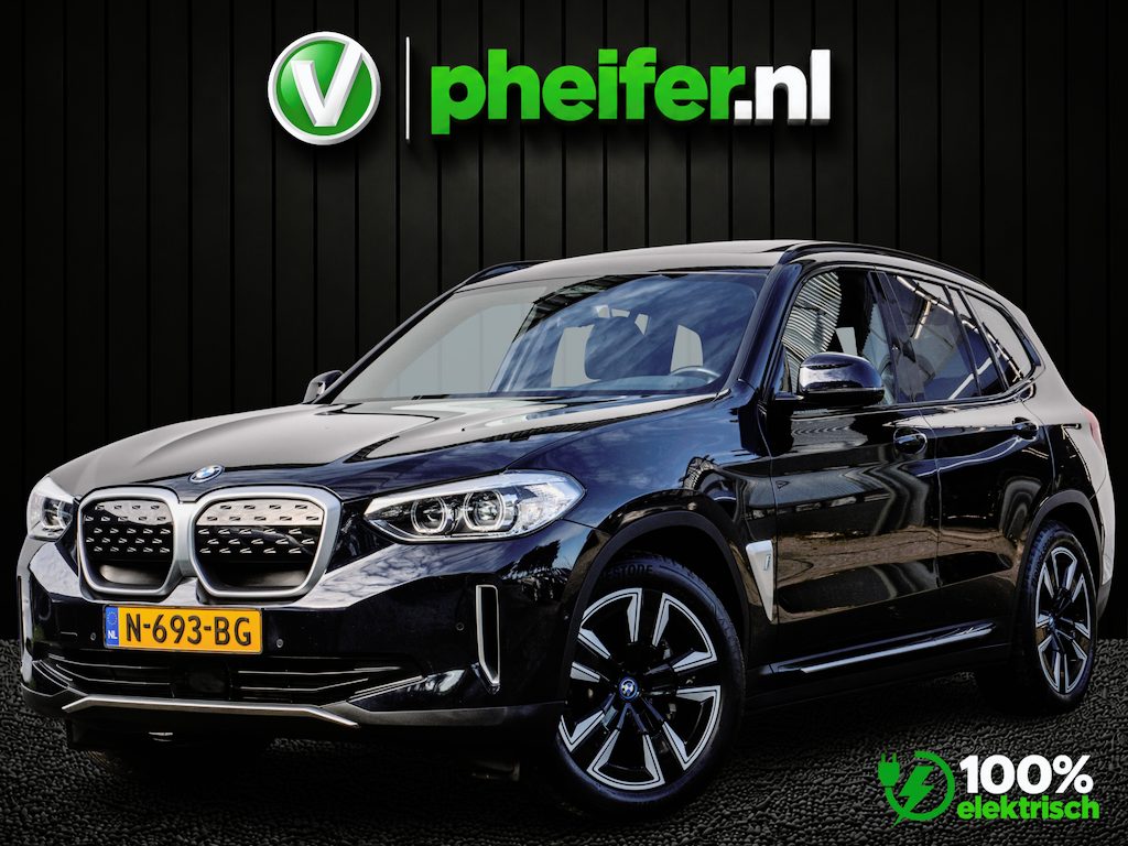 BMW iX3 Executive 80 kWh SOH 98% Trekhaak/ Panoramadak/ Carplay/ Camera/ Leer/ Stoelverwarming