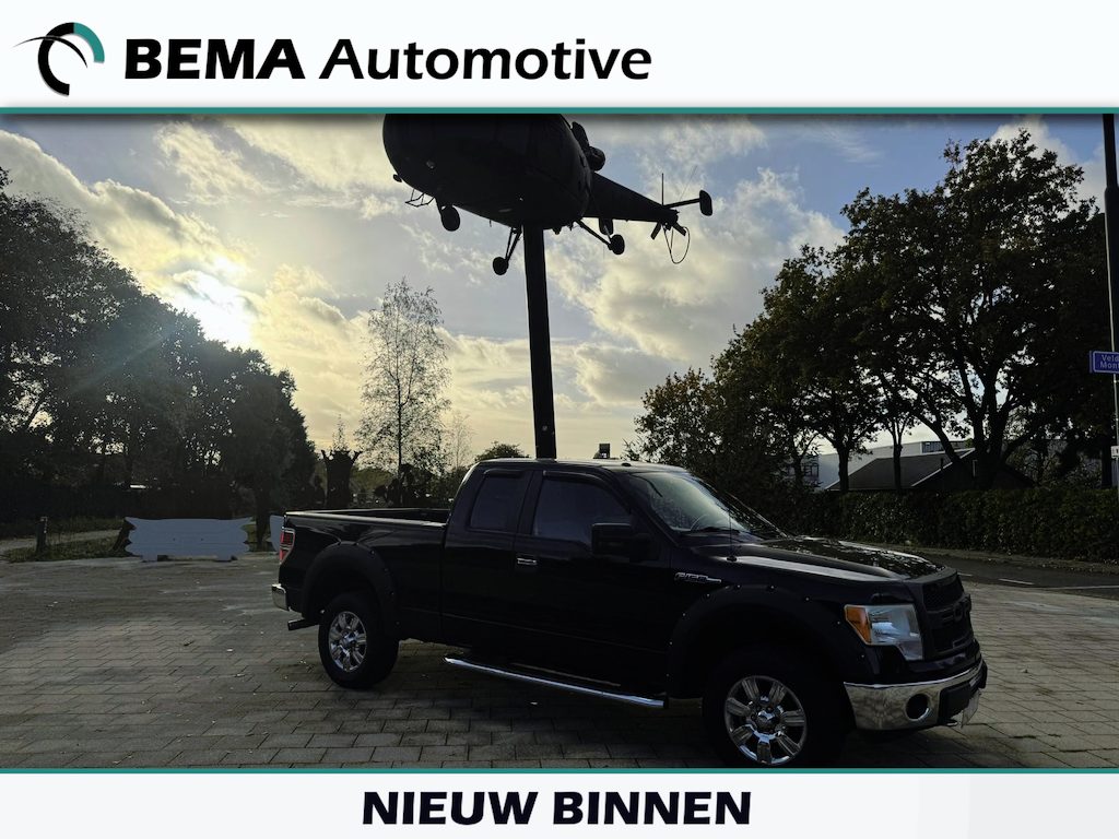 Ford F-150 LXT 5.4-V8