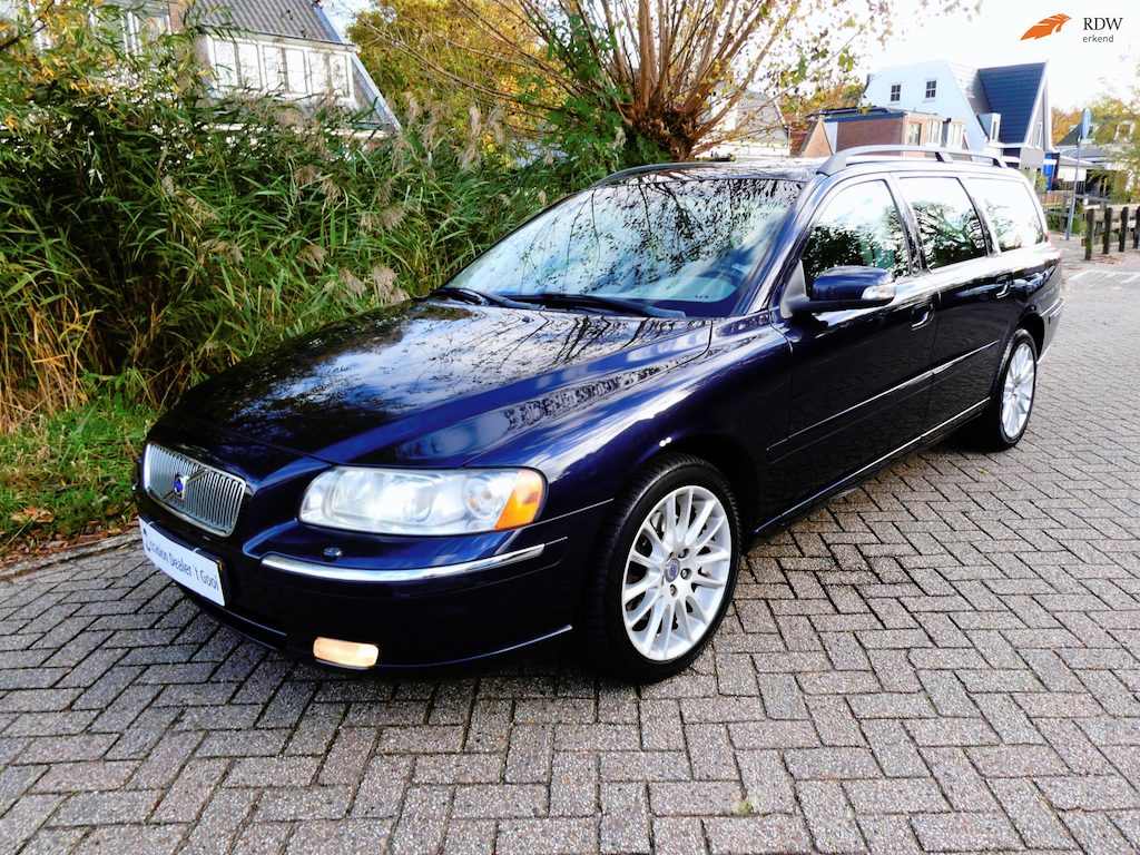 Volvo V70 2.4i 170pk Automaat Clima Leder Trekhaak 1800kg. Youngtimer