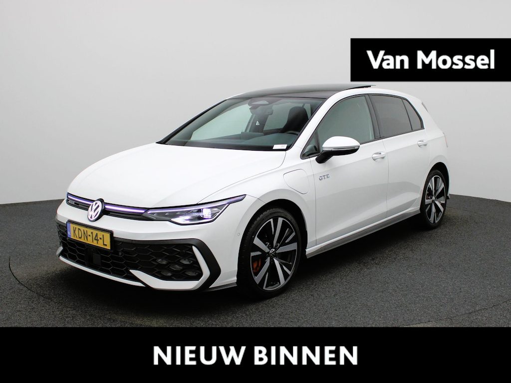 Volkswagen Golf 1.5 eHybrid GTE 272 PK| Origineel Nederlands | 1e Eigenaar | Panoramadak | Trekhaak | Achteruitrijcamera | 18 Inch Velgen | Navigatie | Stoelverwarming | Stuurwielverwarming