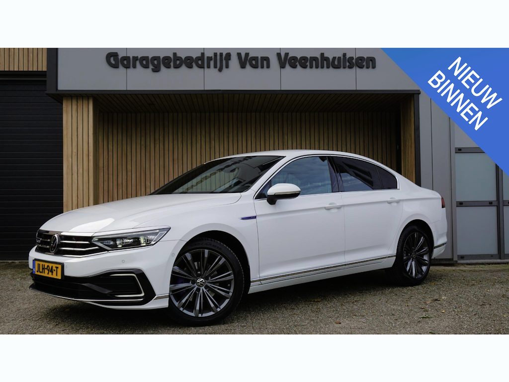 Volkswagen Passat 1.4 TSI 218pk GTE Leder/Alcantara Virtual LED Stoel & Stuurwiel V.W. ACC *Complete GTE* 63764km!