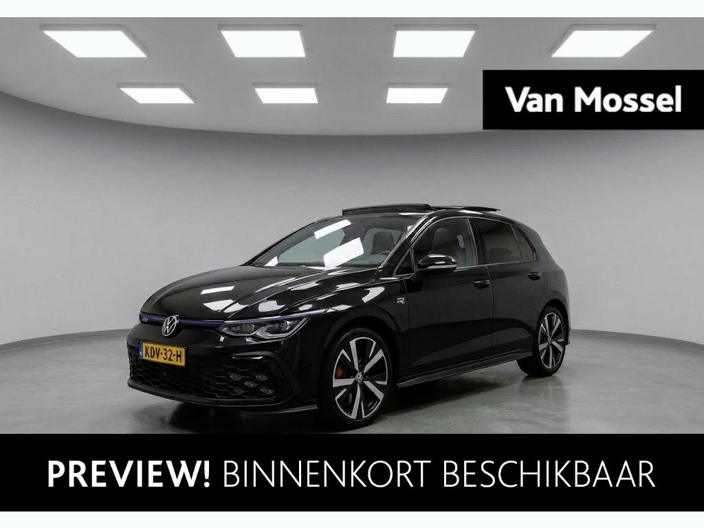 Volkswagen Golf 1.5 eHybrid GTE 272 PK| Origineel Nederlands | 1e Eigenaar | Panoramadak | Trekhaak | 360 Camera | Stoelverwarming | Stuurwielverwarming | Navigatie