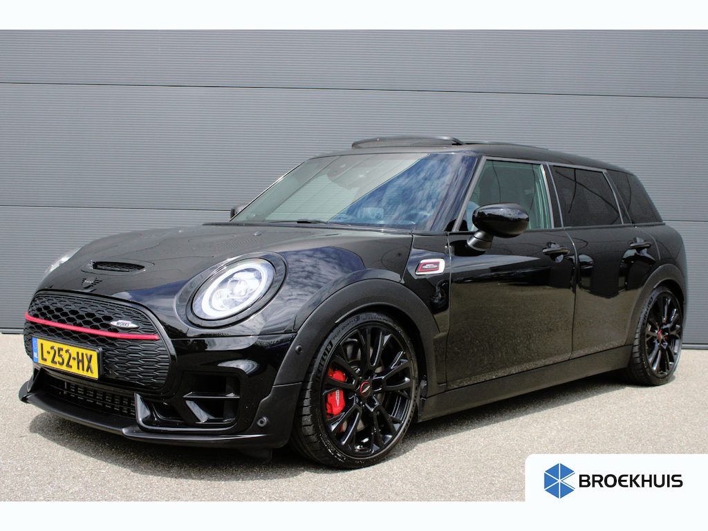 MINI Clubman 2.0 JCW 306pk ALL4 Thunder Pack | Automaat | Navigatie | Panorama/schuifdak | H&K | Verlaagd | Camera | Stoelverwarming |