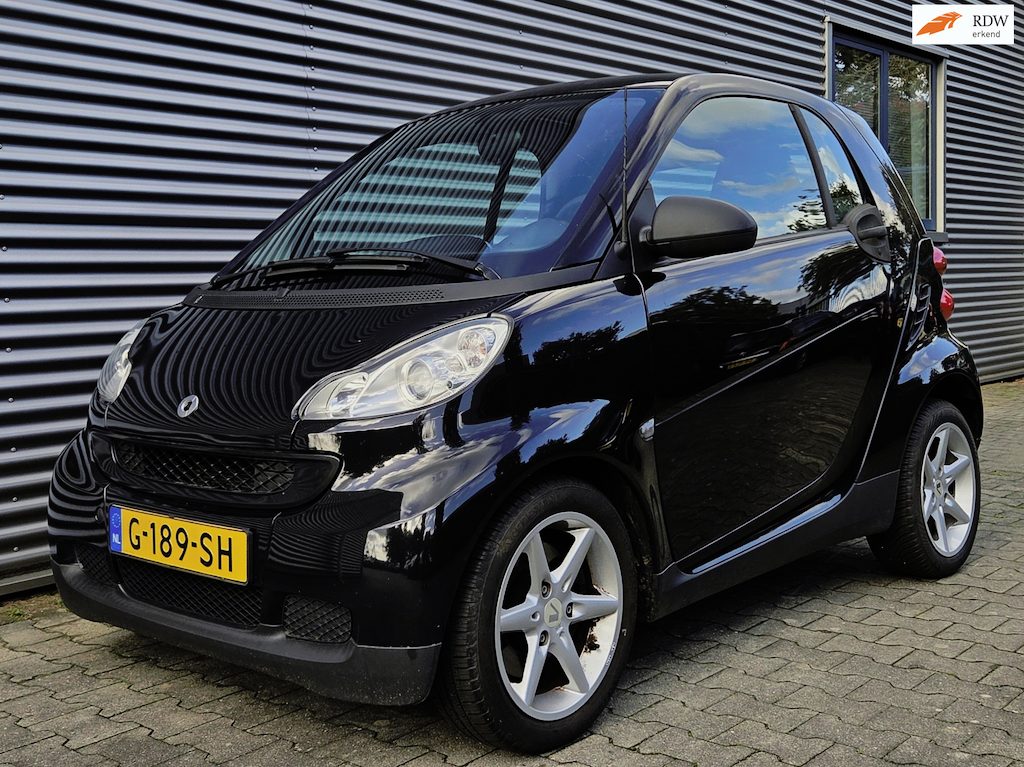 smart Fortwo coupé 1.0 mhd Passion AUT 71Pk 06-2011 Zwart Metallic **AIRCO**