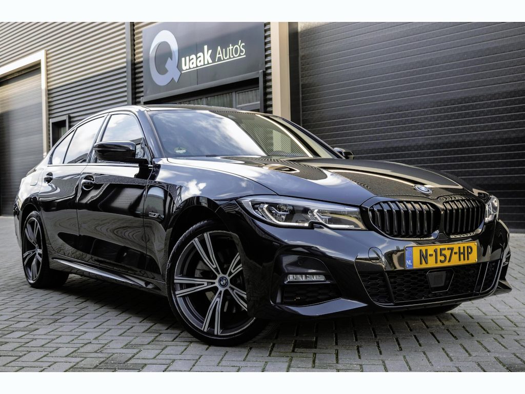 BMW 3-Serie 320e M-Sport High Executive | LASER | CARPLAY | LEER | STOELVERWARMING