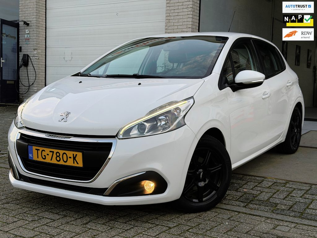 Peugeot 208 1.2 PureTech Blue Lion/ nap/ 2e EIG/ goed onderhouden/ 1jaar APK/ zeer nette auto.