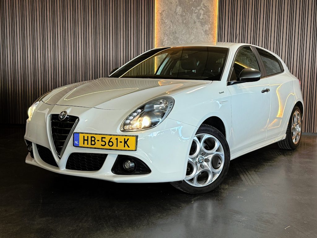 Alfa Romeo Giulietta 1.4 T Sprint Automaat F1 Xenon Cruise Clima PDC