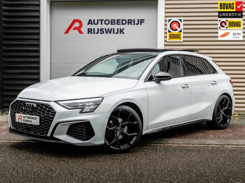 Audi A3 Sportback 30 TFSI edition Pano/Leer/AppleCarPlay/Matrix