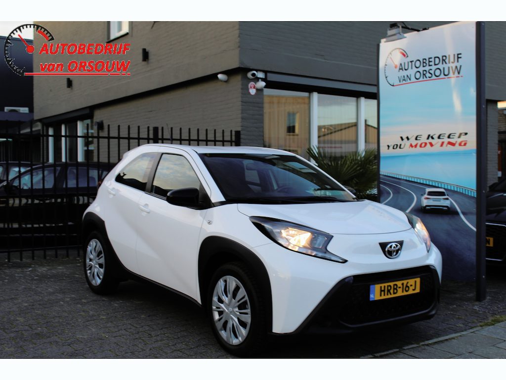 Toyota Aygo X 1.0 VVT-i MT Play Groot-scherm Camera Airco Org NL 5045km