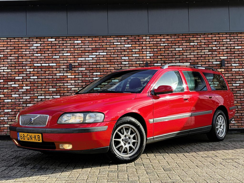 Volvo V70 2.4 Comfort 5-Cil Trekhaak Stoelverw Cruise Orig.NL NW APK!
