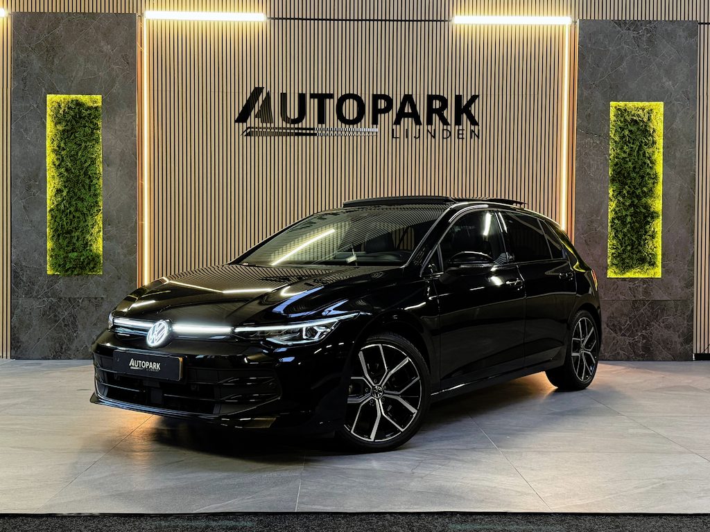 Volkswagen Golf 1.5 eTSI 50 Jahre|PANO|MASSAGE|HuD|MEMORY|IQ LIGHTS|KEYLESS|ACC|CARPLAY|SFEERVERLICHTING|DEALER ONDERHOUDEN|BOMVOL